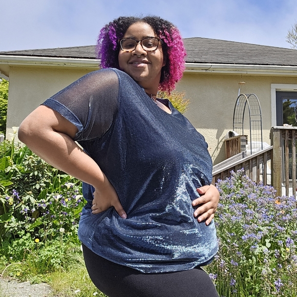 SOLD OUT 💎 Kathie Lee Metallic Blue Blouse 💎 - Picture 4 of 9